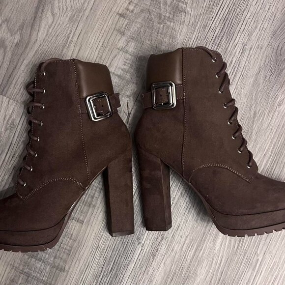 Shoe Dazzle Shoes - Shoe Dazzle Alix Platform Brown Hiker Bootie - Women's Size 7